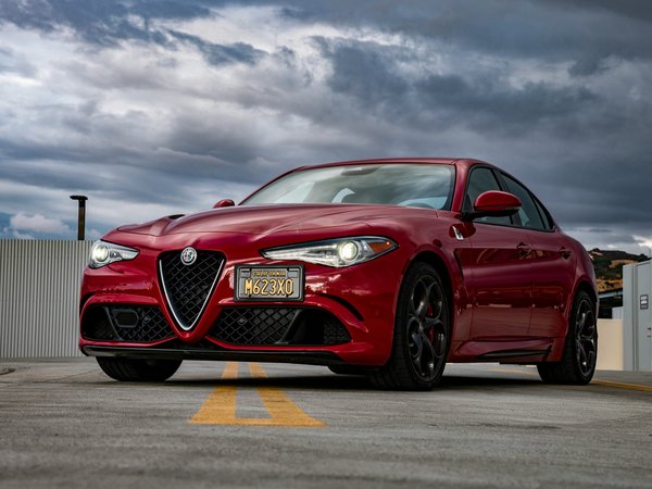 Comment calibrer les capteurs de stationnement pour une précision optimisée sur une Alfa Romeo Giulia après une réparation de carrosserie?