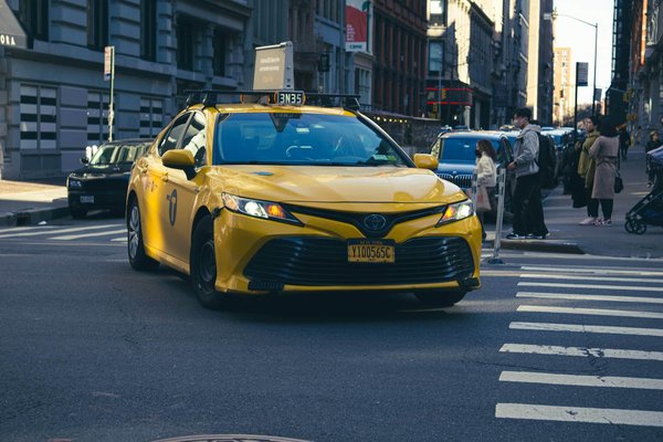 Histoire des taxis : pourquoi les taxis sont-ils jaunes ?
